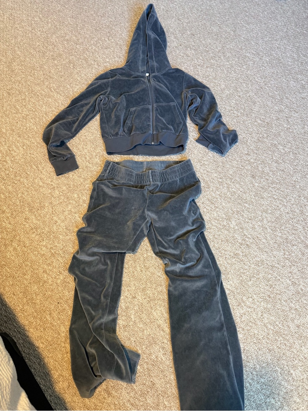 TNA Womenโs Velour Hoodie & Pants Set in Charcoal Gray